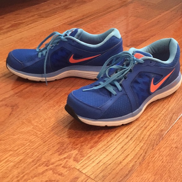 Nike Shoes - Nike Dual Fusion ST3 sneakers